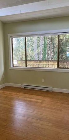 2 beds + 1 bath Renovated in - Photo 1