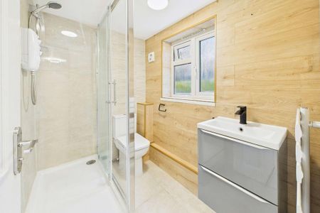 1 bedroom ground floor flat to rent - Photo 4