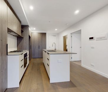 Prime Ascot Vale Road Location: Style, Convenience & Space - Photo 5