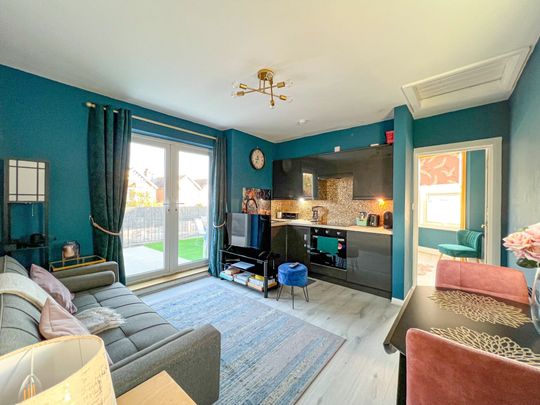 Alexandra Road, Worthing - Photo 1