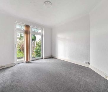 Edgware, Harrow, HA8 - Photo 4