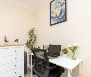 Flat to rent on - Photo 5