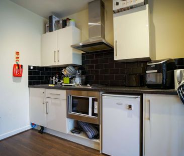 Flat 4, Gladstone Buildings, 1 St James Row, S1 2EU - Photo 5
