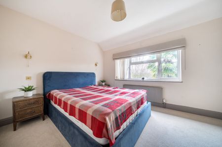 2 bedroom semi-detached house to rent - Photo 4