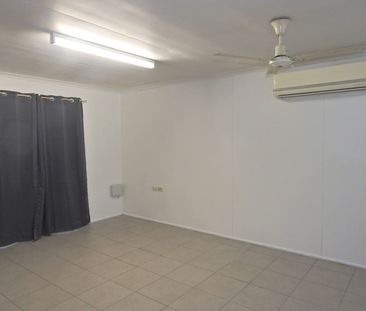 Centrally Located 2 Bedroom Unit - Photo 1