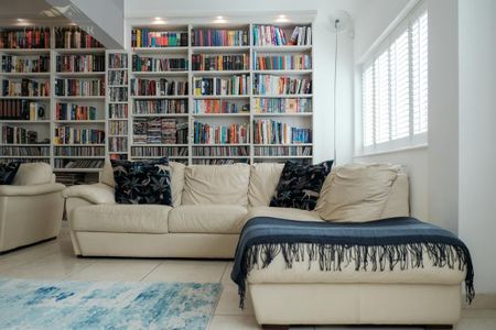 6 bedroom detached house to rent - Photo 3