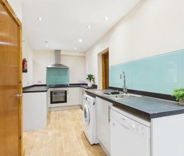 1 bedroom in a house share to rent - Photo 5