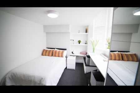 6 Bed Semi-Detached House, Albert Edward Road, L7 - Photo 4