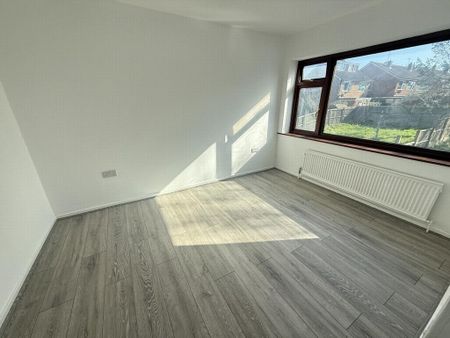 3 bedroom detached house to rent - Photo 5