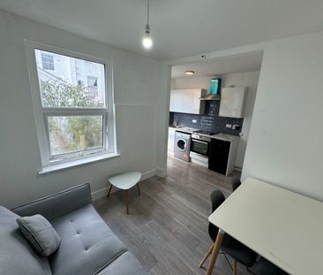 2 Bed Flat, Montpelier Road, BN1 - Photo 5