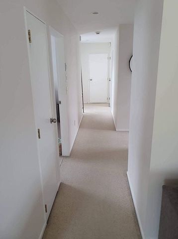 Quiet, light 2 bedroom suntrap - Photo 3
