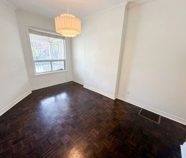 For Lease - 380 Crawford Street Unit# Main Floor, Toronto, Ontario - Photo 4