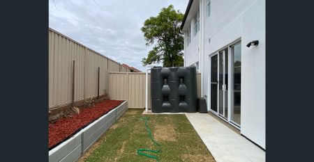 Low-Maintenance Modern Living Close to Everything - Photo 2