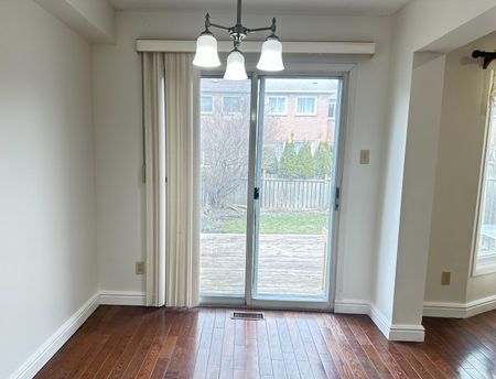 For Lease - 152 Observatory Lane, Richmond Hill, Ontario - Photo 4