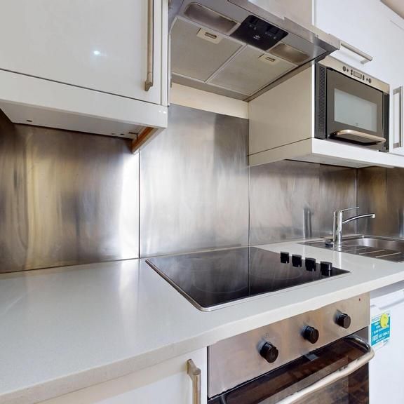 Studio to rent - Photo 1