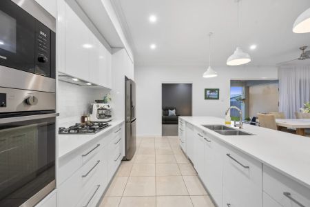 Executive Living in Bohle Plains - Photo 4