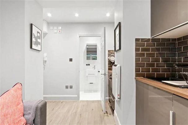 Studio to rent - Photo 1