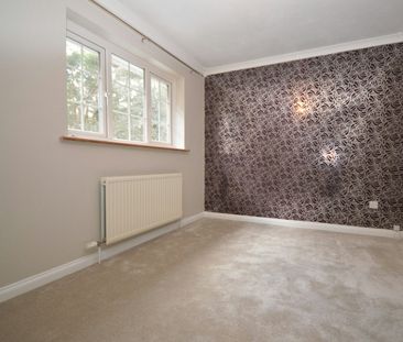 Terraced House to rent on - Photo 1
