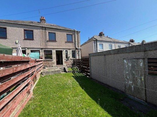 3 bedroom semi-detached house to rent - Photo 1