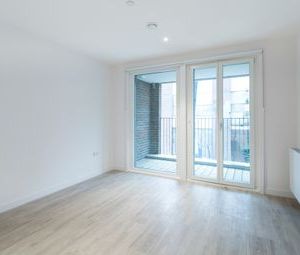 2 Bedrooms Flat to rent in Pressing Lane, Hayes UB3 | £ 362 - Photo 1