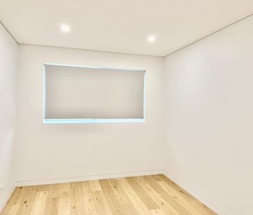 Brand New Luxury Double Storey Home - Photo 5