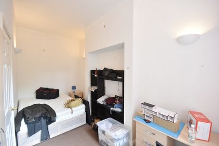 2 Bed - Grosvenor Place, Jesmond - Photo 5