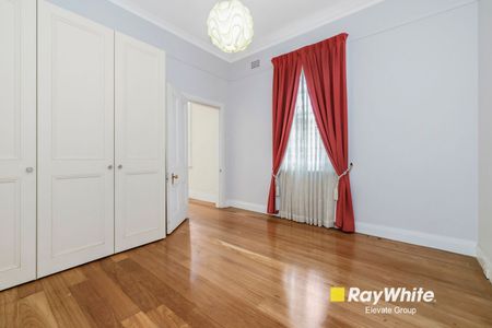 Charming Urban Retreat in the Heart of Summer Hill - Photo 2