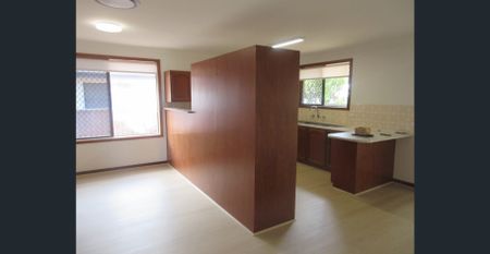 Ocean Glimpses & Golden Sands: Coastal Living at Its Finest - Photo 2