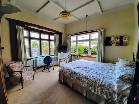 Furnished Westmere Home - Photo 3