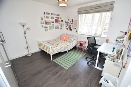 2 Bed Maisonette, Oaklands Grove, W12 - Photo 5