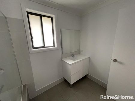 2 Bedroom West Tamworth Unit - Photo 5