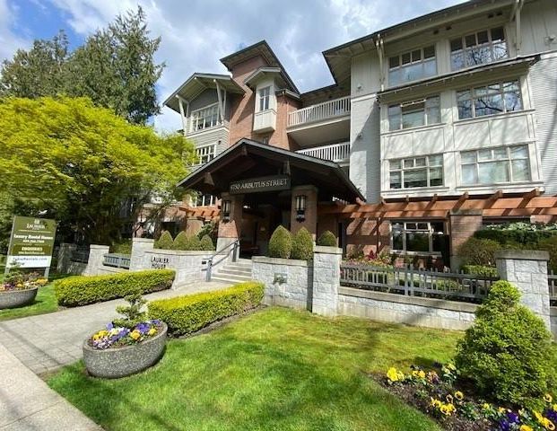 Laurier House | 4750 Arbutus Street, Vancouver - Photo 1