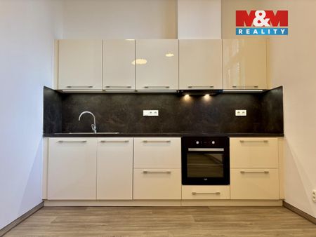 Pronájem bytu 2+kk 60 m², Ruská 726, Ostrava - Photo 2
