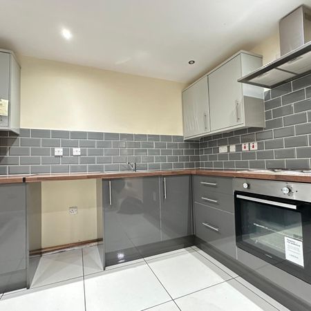 Jubilee House, Leeds, LS7 - Photo 3