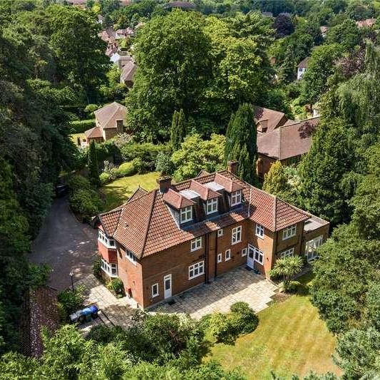 Southfield Place, Weybridge, Surrey, KT13 - Photo 1