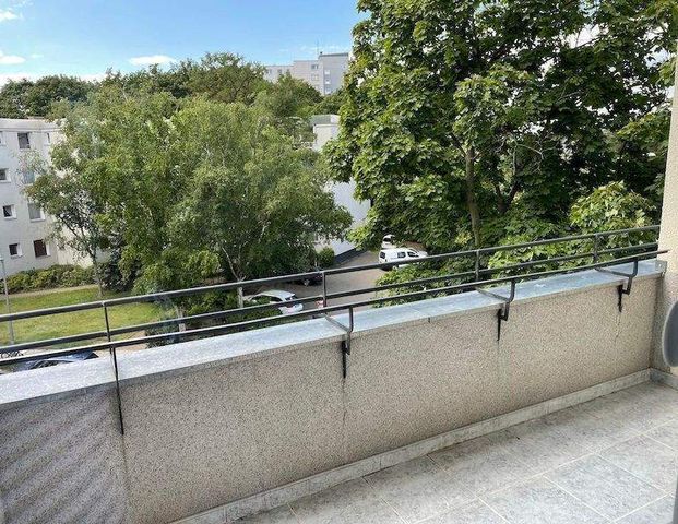 komplett möblierte helle 2 Zimmer Wohnung - Foto 1