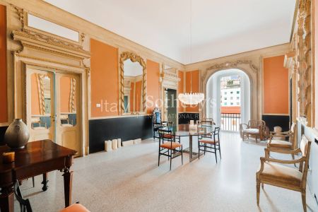 Elegant panoramic penthouse with terrace in the Chiaia area - Photo 5
