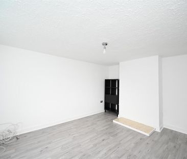 91 Knockleigh Drive, Carrickfergus, Greenisland, BT38 8UY - Photo 2