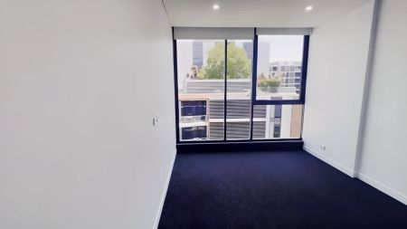 3 bed 2 bath*1157-master room - Photo 5