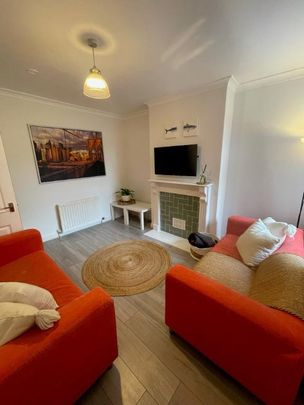 4 bedroom terraced house to rent - Photo 1