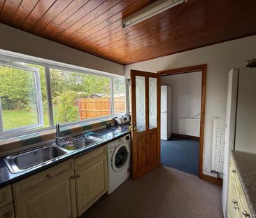 3 bedroom semi-detached house to rent - Photo 3