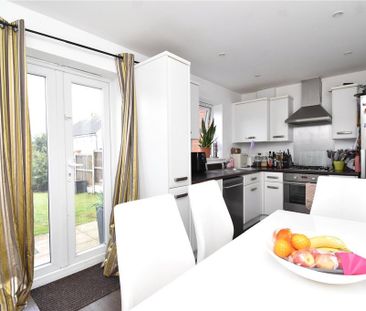 3 bedroom terraced house to rent - Photo 1