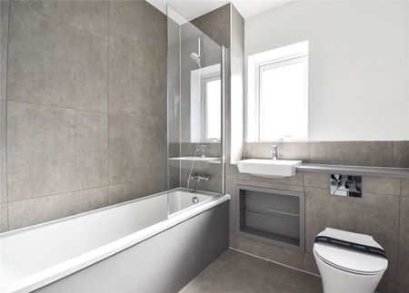 Well presented 3 bedroom detached house situated at the prestigious Marleigh development located to the east of the City. Allocated parking space with EV charging point. Unfurnished. - Photo 5