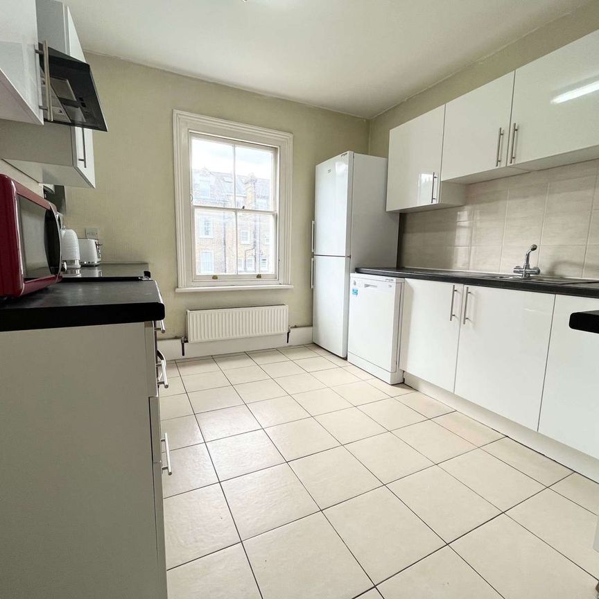 Barons Court Room 2 - Photo 1