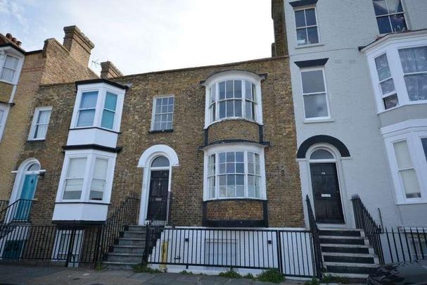 Grosvenor Place, Margate, CT9 - Photo 1