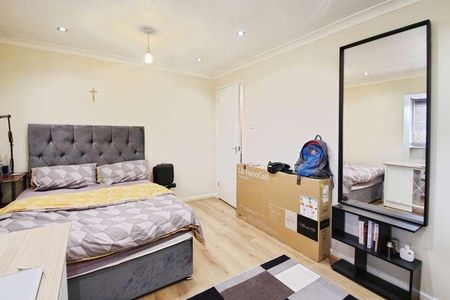 Clarkes Drive, Uxbridge, UB8 - Photo 4