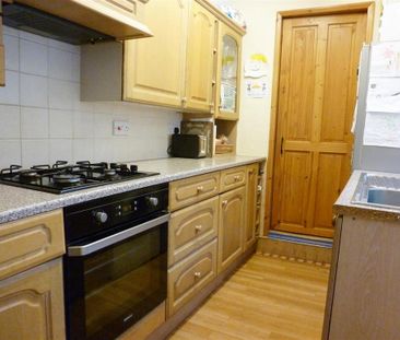 2 bedroom terraced house to rent - Photo 4