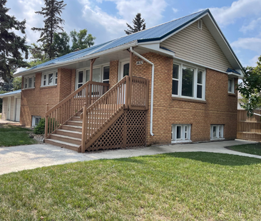3 Bedroom Main Floor Walking Distance to U of S - Photo 3