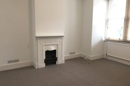 Tillstone Street - Photo 2