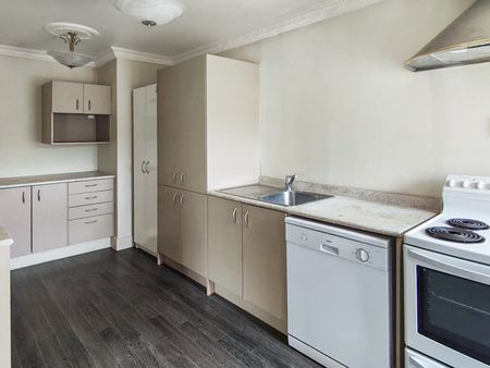 Naenae Living - Photo 3